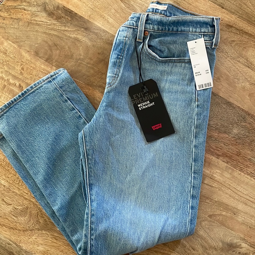 Levi wedgie straight jeans